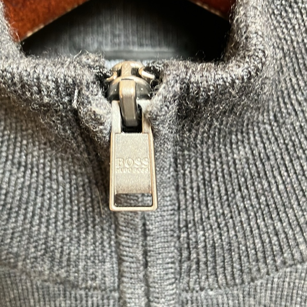 Hugo Boss - Picture 3 of 16